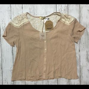 Women’s Linen top with Lace neckline